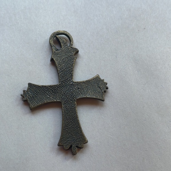 Antique color cross pendent - Picture 4 of 4